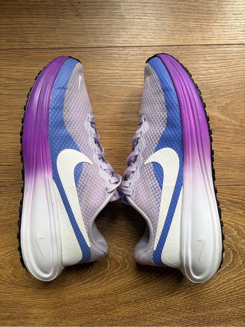 Nike Women's Revolution 8 Road Running Shoes